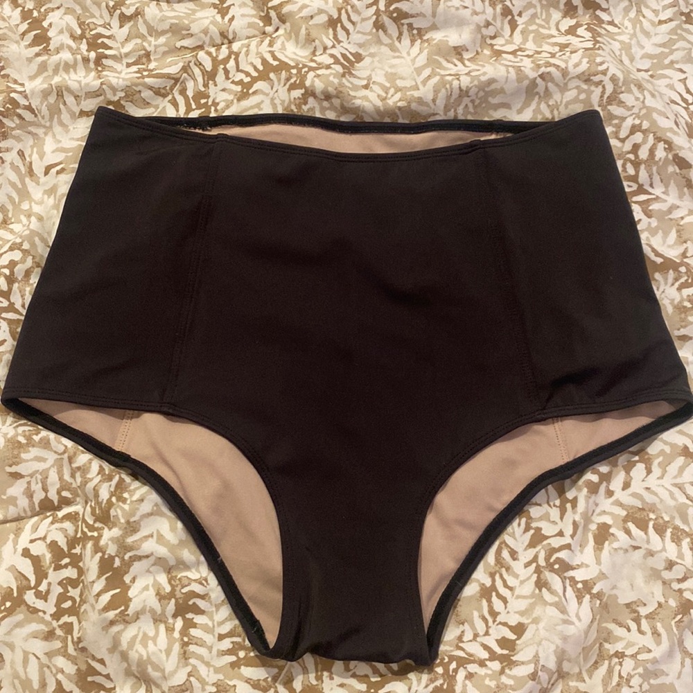 Kortni Jeane bottoms